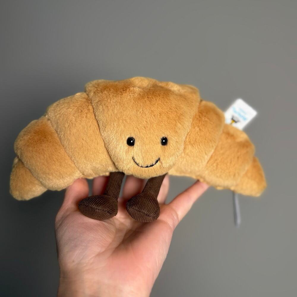 AUTHENTIC Jellycat Amuseables Croissant Small - BNWT - FAST SHIPPING!